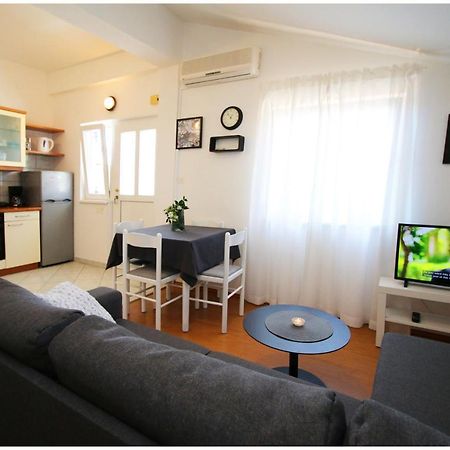 Studio Apartman Elena Primošten Exterior foto